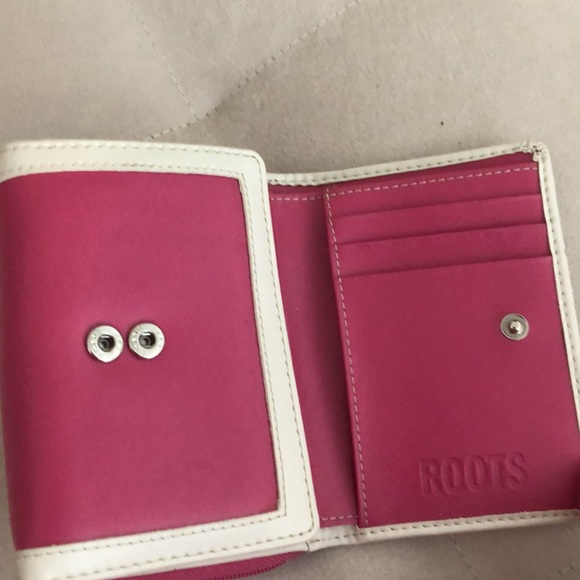 Roots wallet - Picture 3 of 5